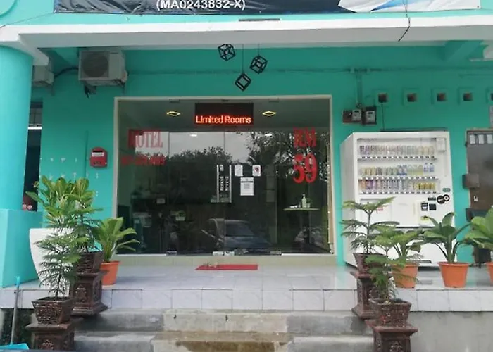 Oyo 90762 Fs Dimensi Hotel Malacca